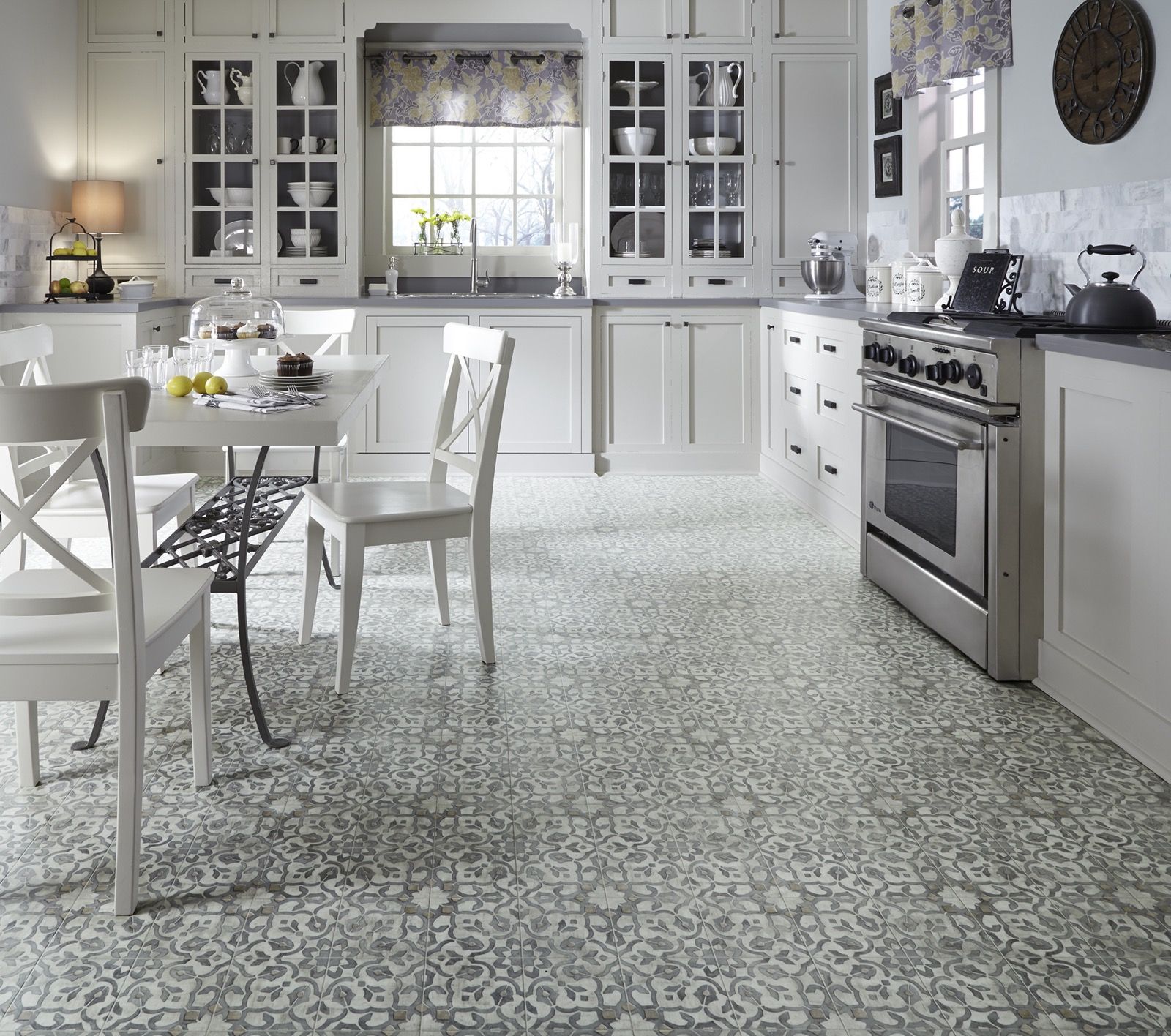 Filigree – Iron by Mannington, photo 1 of 5